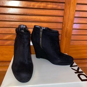 ❌sold ❌ DKNY Booties